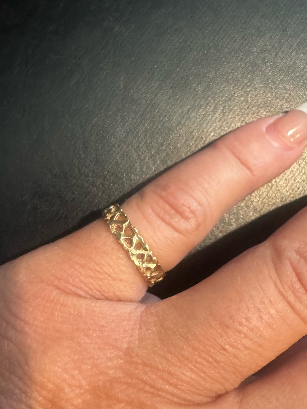Vintage 14k Yellow Gold Double Hearts Cutout Band Ring Size 5.5 weighs 1.50g